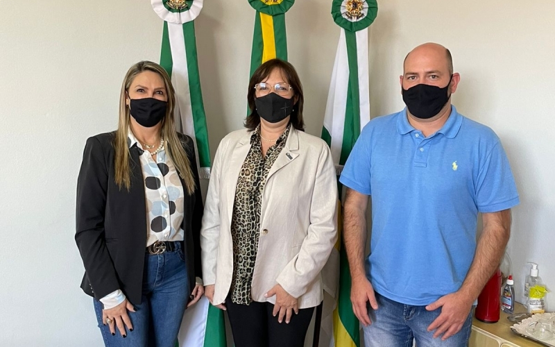 Presidente Suzie Pucillo e diretor Hugo Manueira finalizam visitas aos municípios