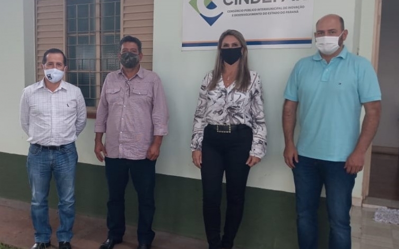 Prefeito e Vice de Nova Santa Bárbara visitam o CINDEPAR